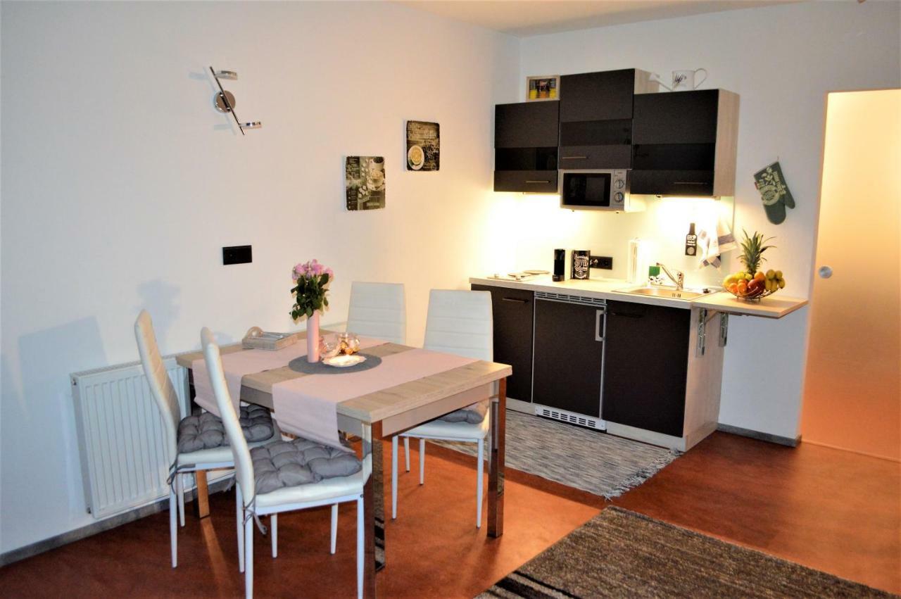 Ferien Haus - Ferienwohnung Lorena 施图拜河谷新施蒂夫特 外观 照片